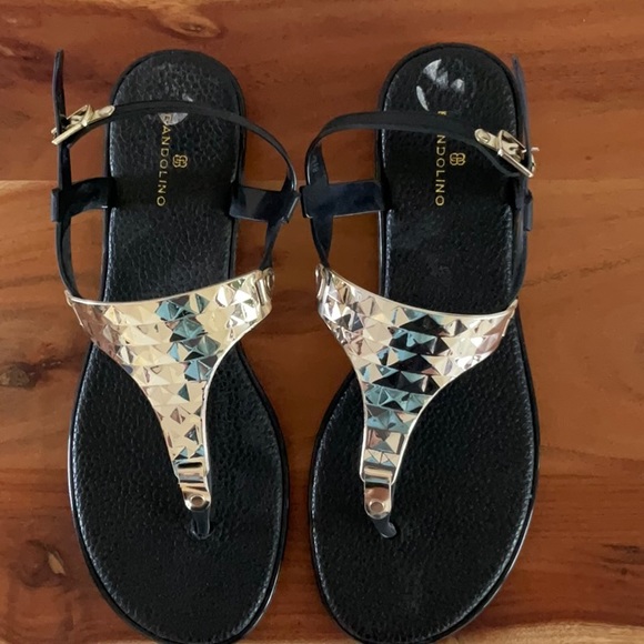 Bandolino sandals black/gold 8 1/2 - Picture 1 of 5